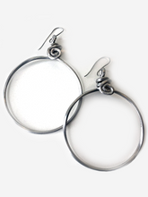 Load image into Gallery viewer, Tome Gavi Cotoclo (Round Earrings)